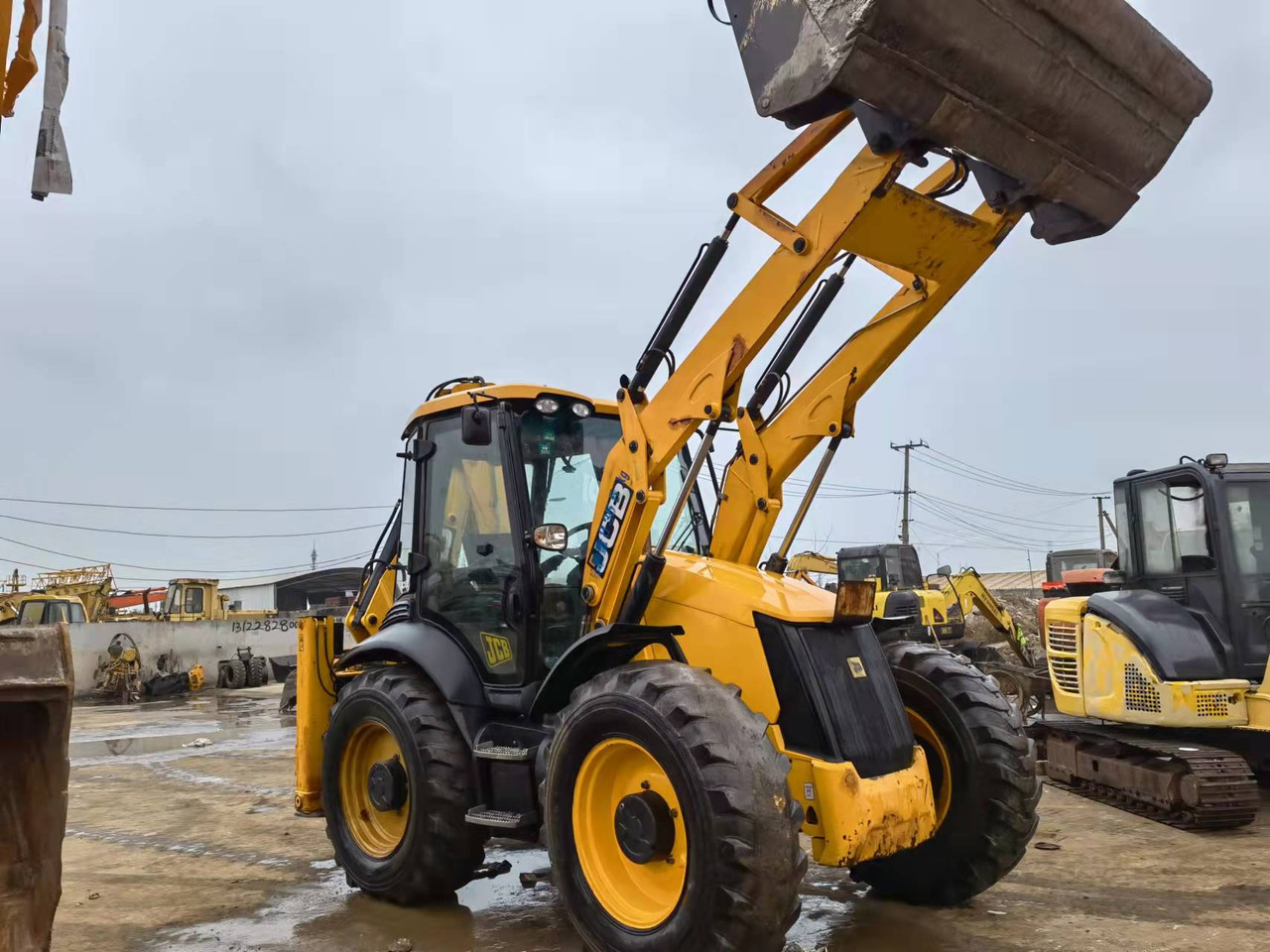 JCB 4CX ECO - حفار متعدد الاستخدام: صور 2 JCB 4CX ECO - حفار متعدد الاستخدام: صور 2