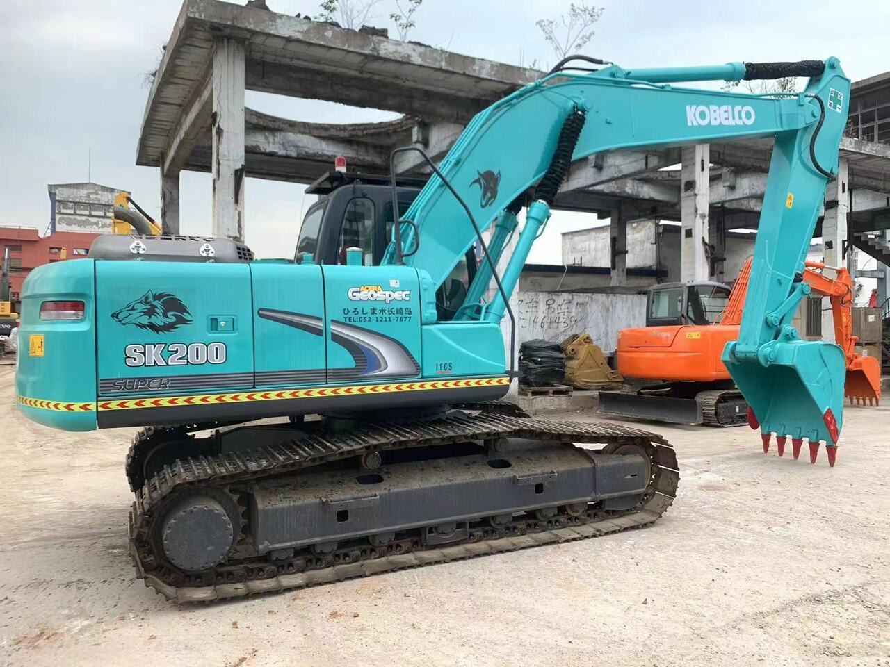 KOBELCO SK200-8-excavator - حفارات زحافة: صور 2 KOBELCO SK200-8-excavator - حفارات زحافة: صور 2