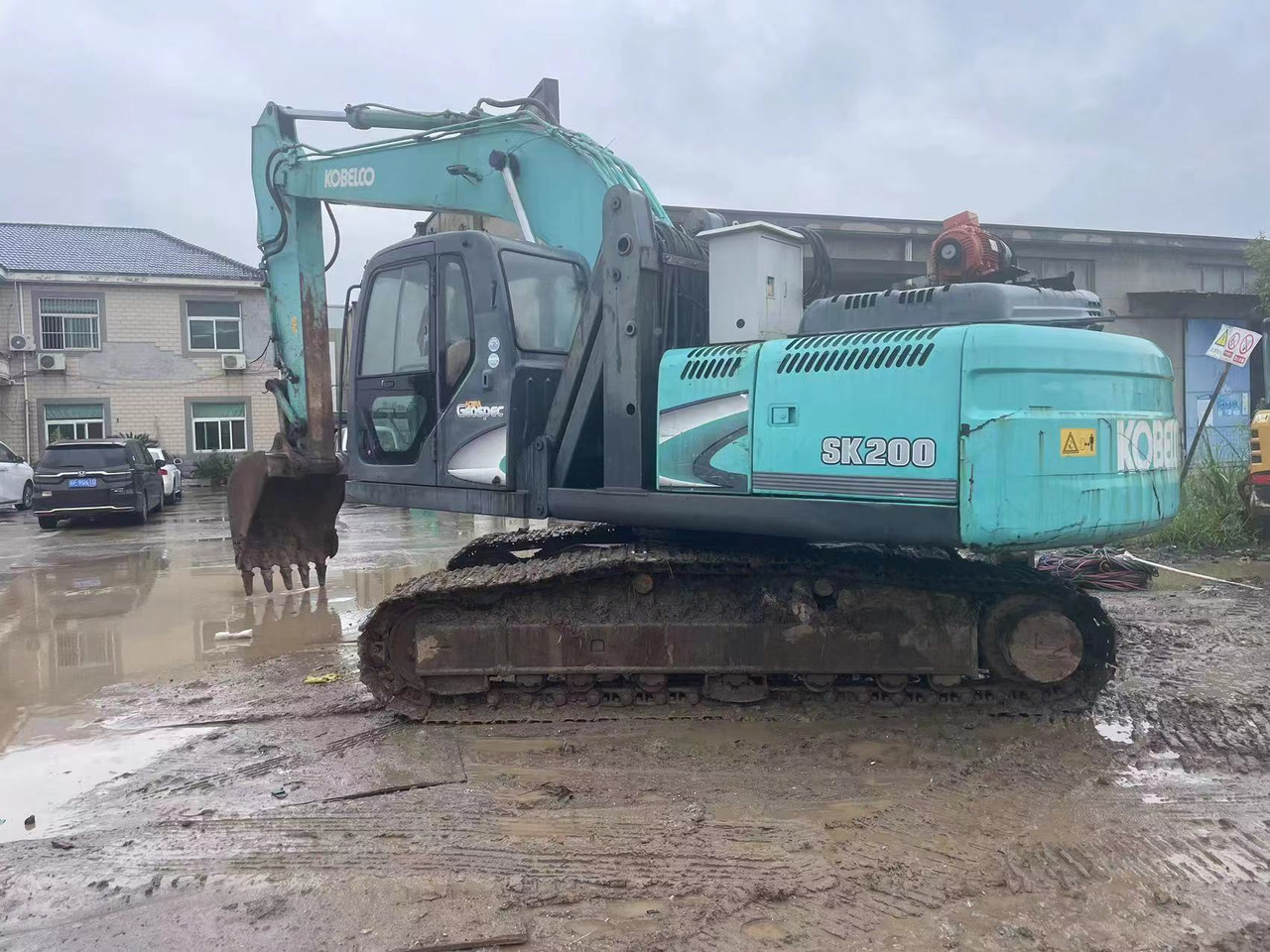 KOBELCO SK200-8 - حفارات زحافة: صور 4 KOBELCO SK200-8 - حفارات زحافة: صور 4