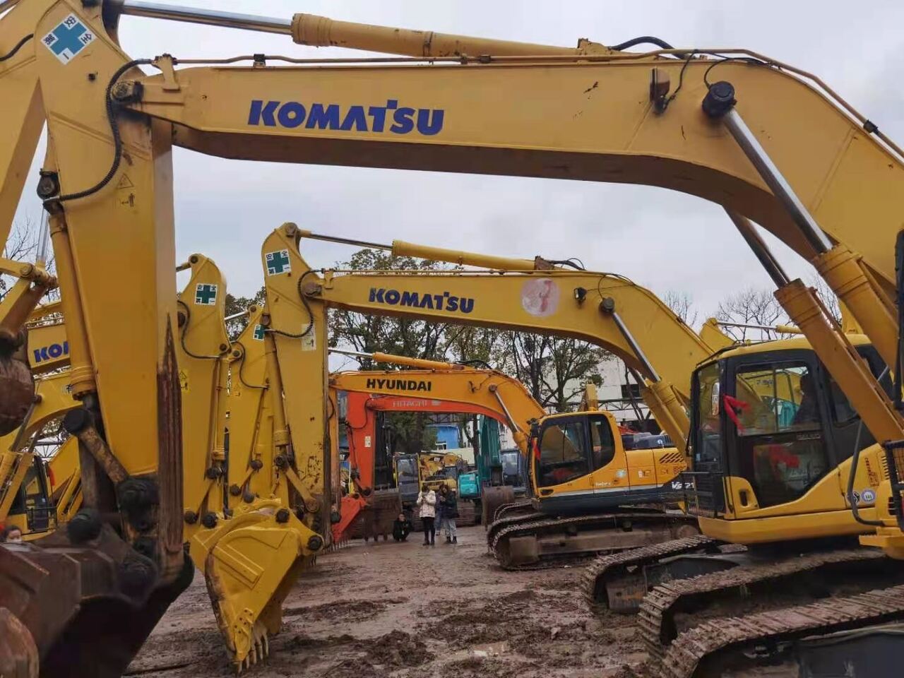 KOMATSU PC210-7-excavator - حفارات زحافة: صور 5 KOMATSU PC210-7-excavator - حفارات زحافة: صور 5