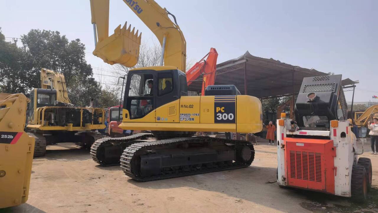 KOMATSU PC300-7 - حفارات زحافة: صور 3 KOMATSU PC300-7 - حفارات زحافة: صور 3