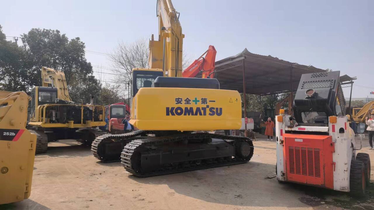 KOMATSU PC300-7 - حفارات زحافة: صور 4 KOMATSU PC300-7 - حفارات زحافة: صور 4
