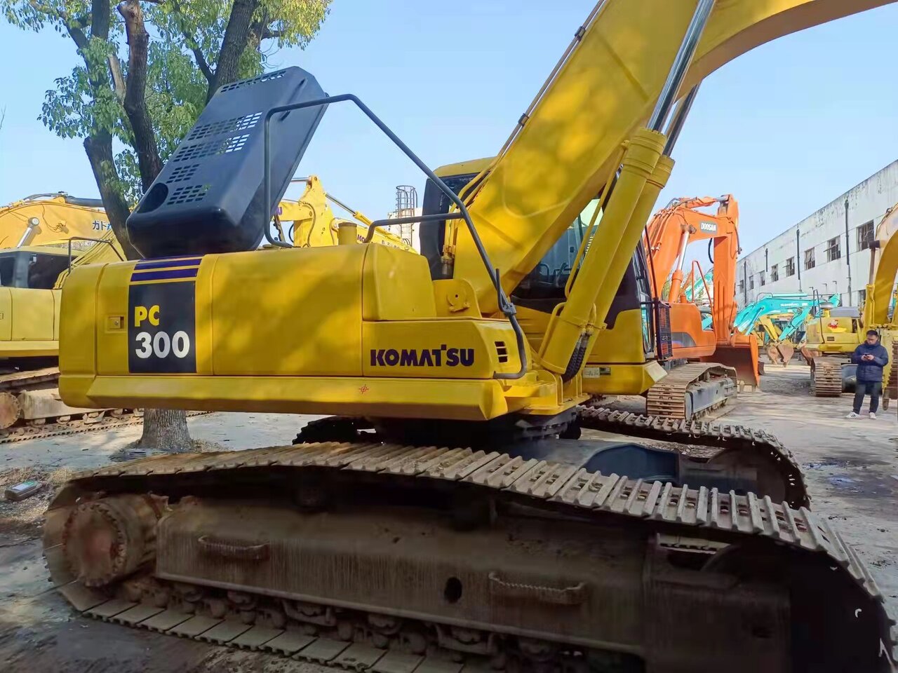 KOMATSU PC300 - حفارات زحافة: صور 3 KOMATSU PC300 - حفارات زحافة: صور 3