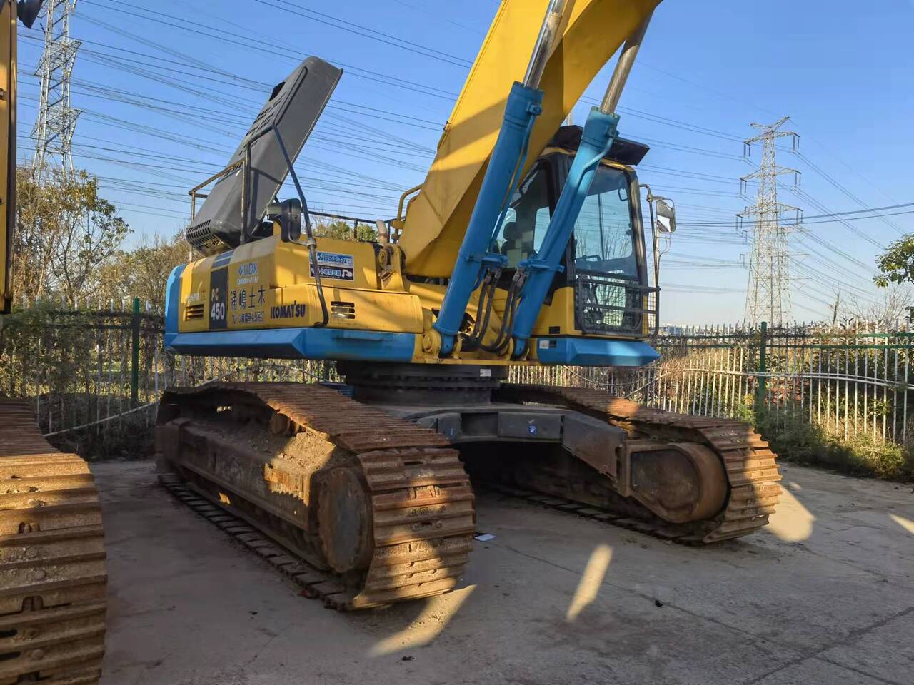 KOMATSU PC450-7-excavator - حفارات زحافة: صور 2 KOMATSU PC450-7-excavator - حفارات زحافة: صور 2
