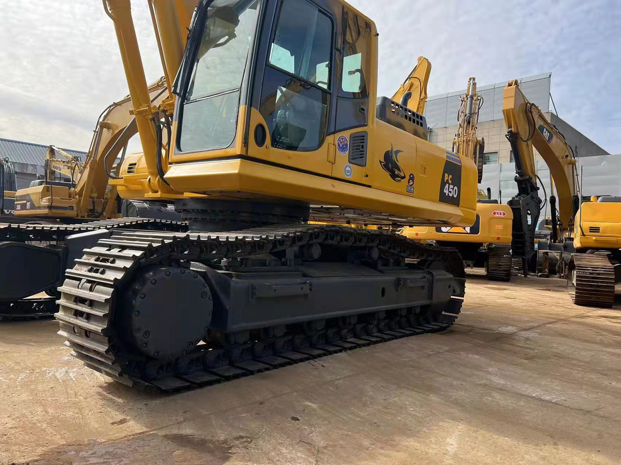 KOMATSU PC450-8-excavator - حفارات زحافة: صور 4 KOMATSU PC450-8-excavator - حفارات زحافة: صور 4
