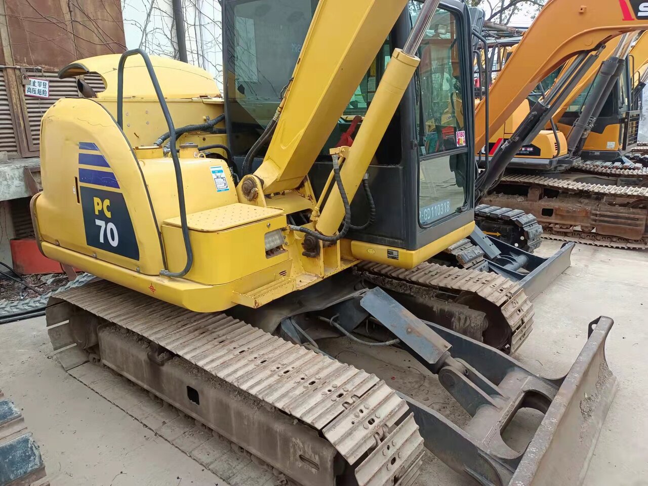 KOMATSU PC70 - حفارة مصغرة: صور 3 KOMATSU PC70 - حفارة مصغرة: صور 3