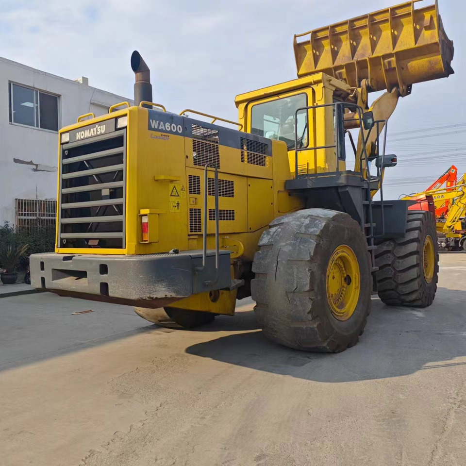 KOMATSU WA600-3 - اللودر بعجل: صور 1 KOMATSU WA600-3 - اللودر بعجل: صور 1
