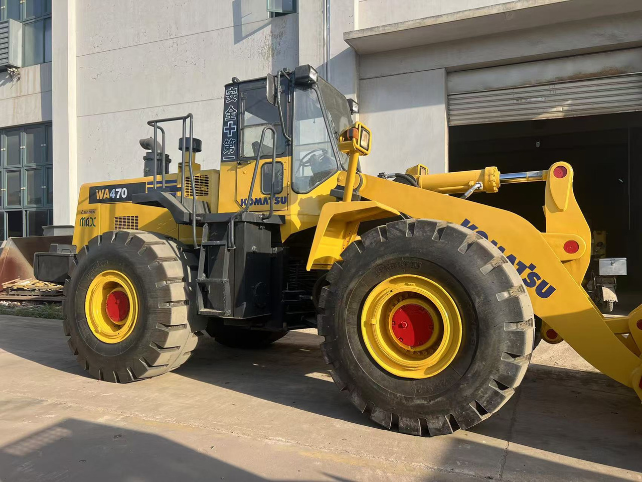 Komatsu WA470-3 - اللودر بعجل: صور 3 Komatsu WA470-3 - اللودر بعجل: صور 3