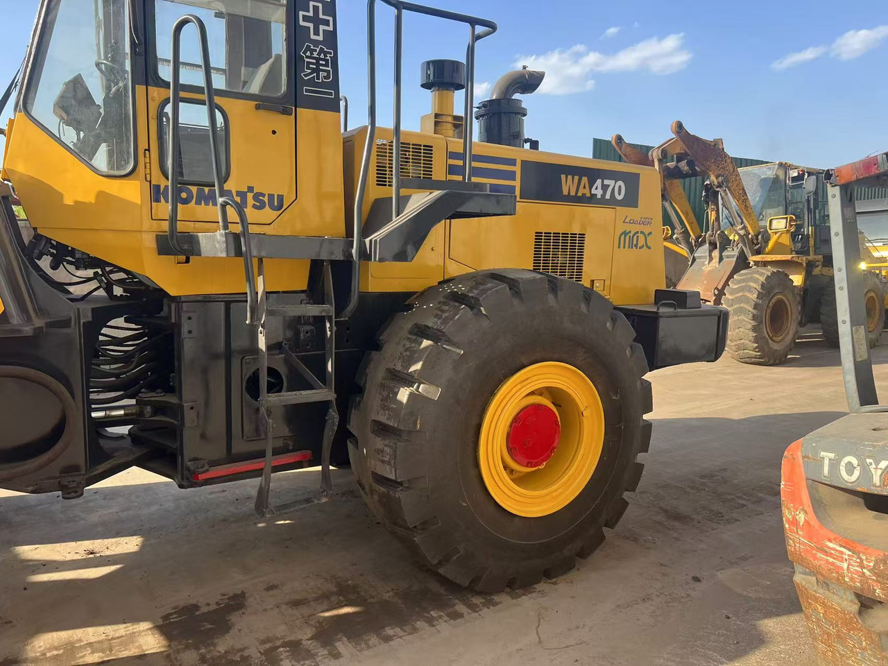 Komatsu WA470-3 - اللودر بعجل: صور 5 Komatsu WA470-3 - اللودر بعجل: صور 5