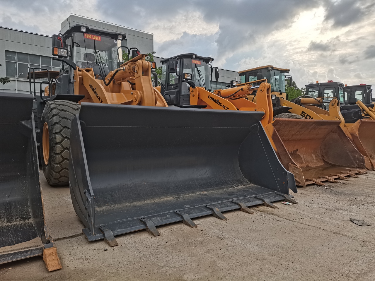 LONKING LG855N -wheel loader - اللودر بعجل: صور 2 LONKING LG855N -wheel loader - اللودر بعجل: صور 2