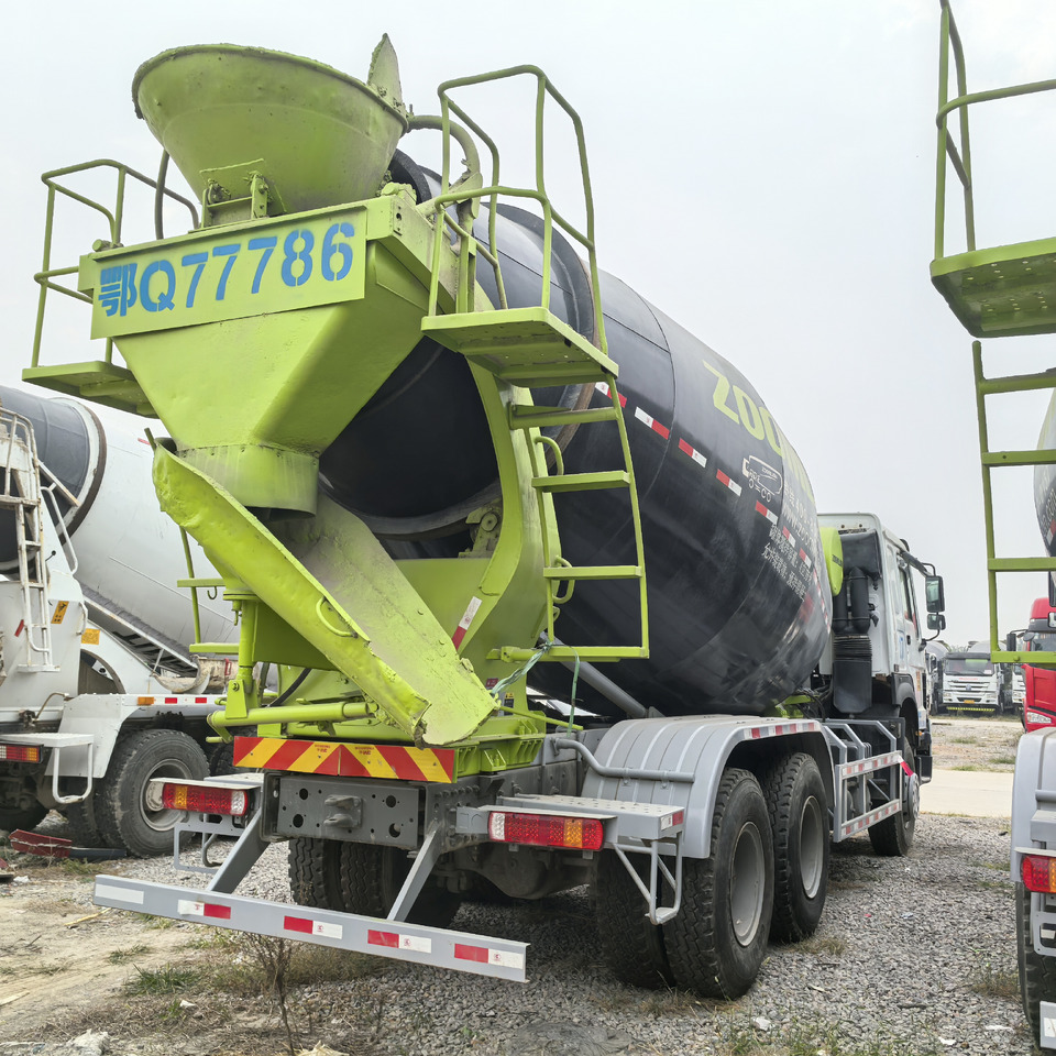 SINOTRUK Howo 6x4 mixer pump truck - شاحنة: صور 5 SINOTRUK Howo 6x4 mixer pump truck - شاحنة: صور 5