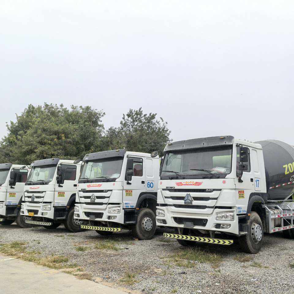 SINOTRUK Howo 6x4 mixer pump truck - شاحنة: صور 3 SINOTRUK Howo 6x4 mixer pump truck - شاحنة: صور 3