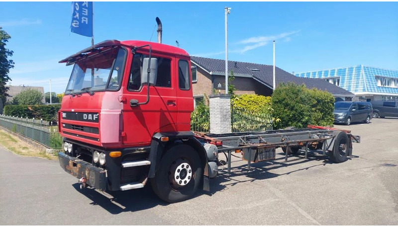 DAF 1900 4X2 HOLLAND TUCK FULL STEEL SUSPENSION MANUAL GEARBOX - الشاسيه شاحنة: صور 1 DAF 1900 4X2 HOLLAND TUCK FULL STEEL SUSPENSION MANUAL GEARBOX - الشاسيه شاحنة: صور 1