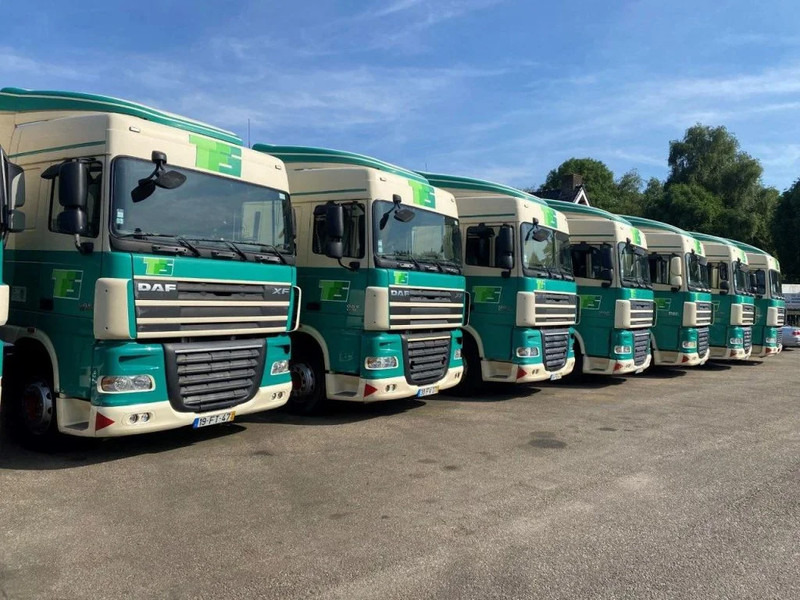 DAF XF 105.410 4 PIECES AVAILABLE - شاحنة جرار: صور 2 DAF XF 105.410 4 PIECES AVAILABLE - شاحنة جرار: صور 2
