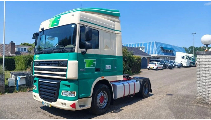 DAF XF 105.410 4 PIECES AVAILABLE - شاحنة جرار: صور 5 DAF XF 105.410 4 PIECES AVAILABLE - شاحنة جرار: صور 5
