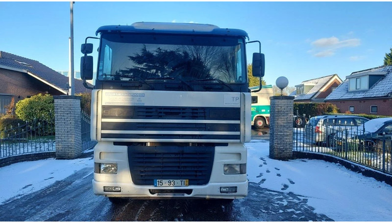 DAF XF 95.430 EURO 2 MANUAL GEARBOX - شاحنة جرار: صور 5 DAF XF 95.430 EURO 2 MANUAL GEARBOX - شاحنة جرار: صور 5