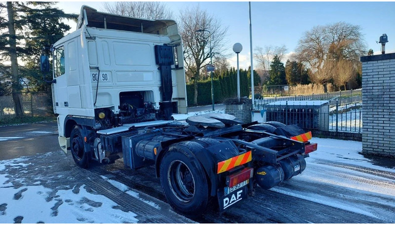 DAF XF 95.430 EURO 2 MANUAL GEARBOX - شاحنة جرار: صور 4 DAF XF 95.430 EURO 2 MANUAL GEARBOX - شاحنة جرار: صور 4