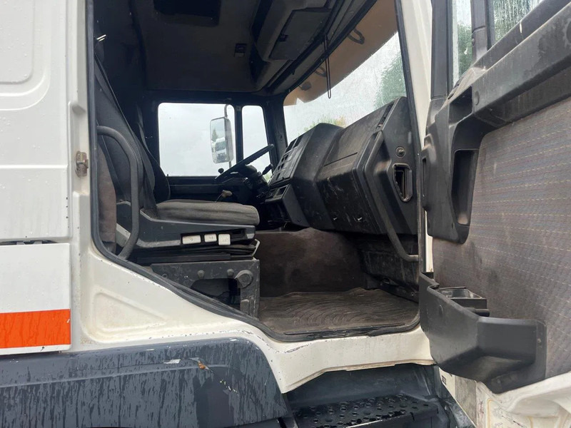 MAN 19.403 F2000 MANUAL ZF BIG AXLE KIPPER HYDRAULIC PTO - شاحنة جرار: صور 5 MAN 19.403 F2000 MANUAL ZF BIG AXLE KIPPER HYDRAULIC PTO - شاحنة جرار: صور 5