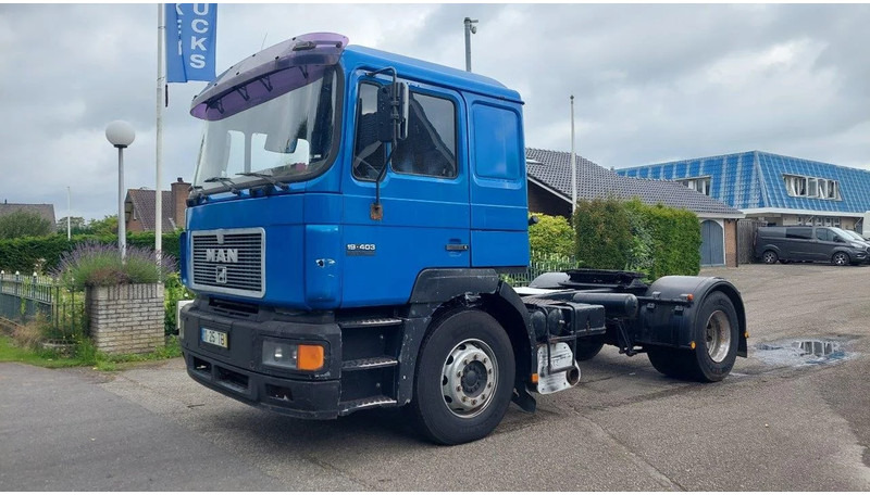 MAN 19.403 MANUAL GEARBOX - شاحنة جرار: صور 1 MAN 19.403 MANUAL GEARBOX - شاحنة جرار: صور 1
