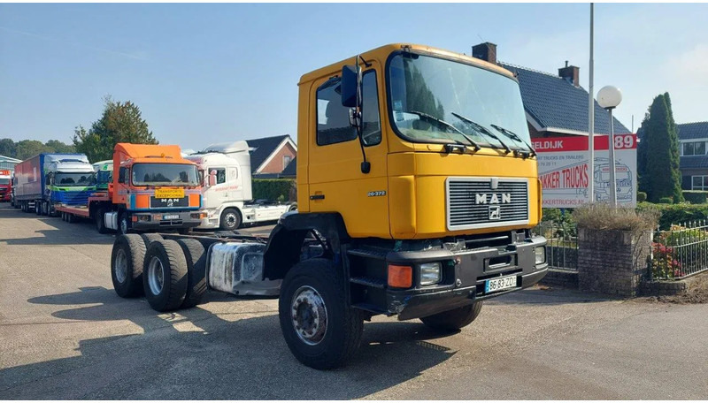 MAN 26.372 MANUAL ZF GEARBOX STEEL SUSPENSION 6X4 - الشاسيه شاحنة: صور 3 MAN 26.372 MANUAL ZF GEARBOX STEEL SUSPENSION 6X4 - الشاسيه شاحنة: صور 3