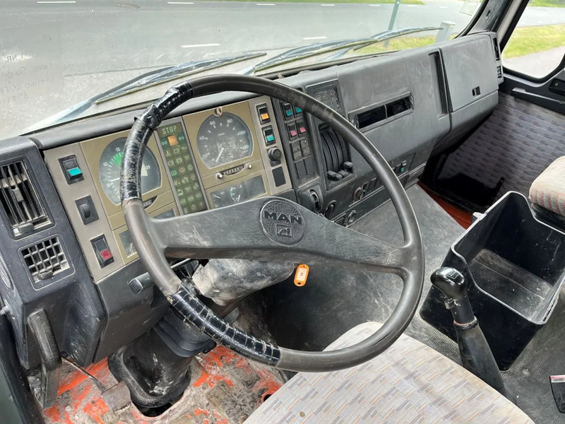 شاحنة خلاطة خرسانة MAN 35.302 8x4 FULL STEEL SPRING MANUAL ZF GEARBOX !!! 6 CILINDER !!!: صور 16 شاحنة خلاطة خرسانة MAN 35.302 8x4 FULL STEEL SPRING MANUAL ZF GEARBOX !!! 6 CILINDER !!!: صور 16