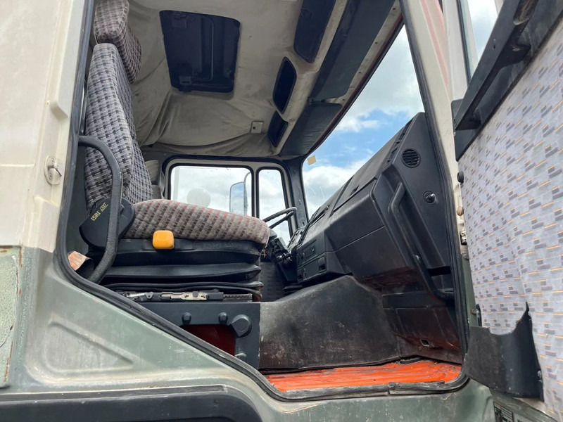 شاحنة خلاطة خرسانة MAN 35.302 8x4 FULL STEEL SPRING MANUAL ZF GEARBOX !!! 6 CILINDER !!!: صور 7 شاحنة خلاطة خرسانة MAN 35.302 8x4 FULL STEEL SPRING MANUAL ZF GEARBOX !!! 6 CILINDER !!!: صور 7