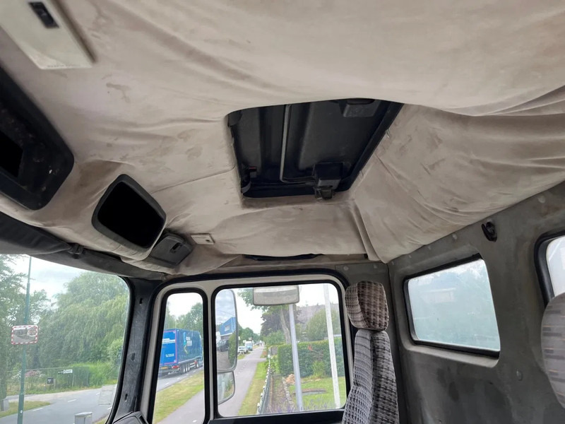 شاحنة خلاطة خرسانة MAN 35.302 8x4 FULL STEEL SPRING MANUAL ZF GEARBOX !!! 6 CILINDER !!!: صور 18 شاحنة خلاطة خرسانة MAN 35.302 8x4 FULL STEEL SPRING MANUAL ZF GEARBOX !!! 6 CILINDER !!!: صور 18