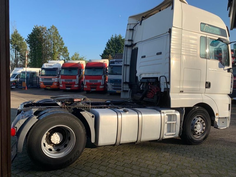 MAN TGA 18.480 6 HEAD ENGINE AUTOMATIC RETARDER - شاحنة جرار: صور 3 MAN TGA 18.480 6 HEAD ENGINE AUTOMATIC RETARDER - شاحنة جرار: صور 3