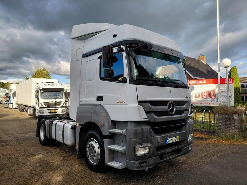 Mercedes-Benz Axor 1843 2 Pieces 4x2 Retarder - شاحنة جرار: صور 2 Mercedes-Benz Axor 1843 2 Pieces 4x2 Retarder - شاحنة جرار: صور 2