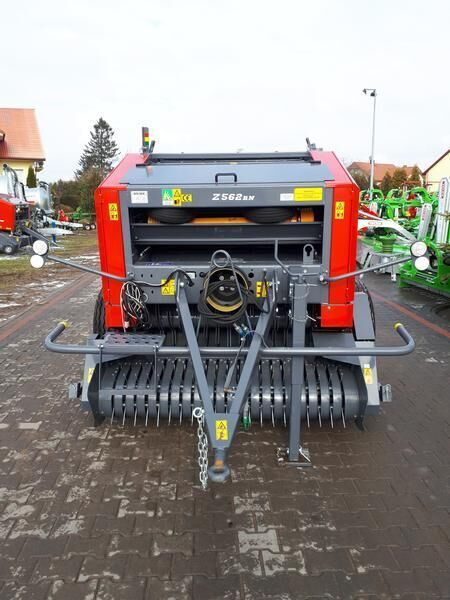 METAL-FACH Prasa Belująca/ πρέσα για σφυρίχτρα/ / Prensa de balas - معدة تغليف البالات: صور 2 METAL-FACH Prasa Belująca/ πρέσα για σφυρίχτρα/ / Prensa de balas - معدة تغليف البالات: صور 2