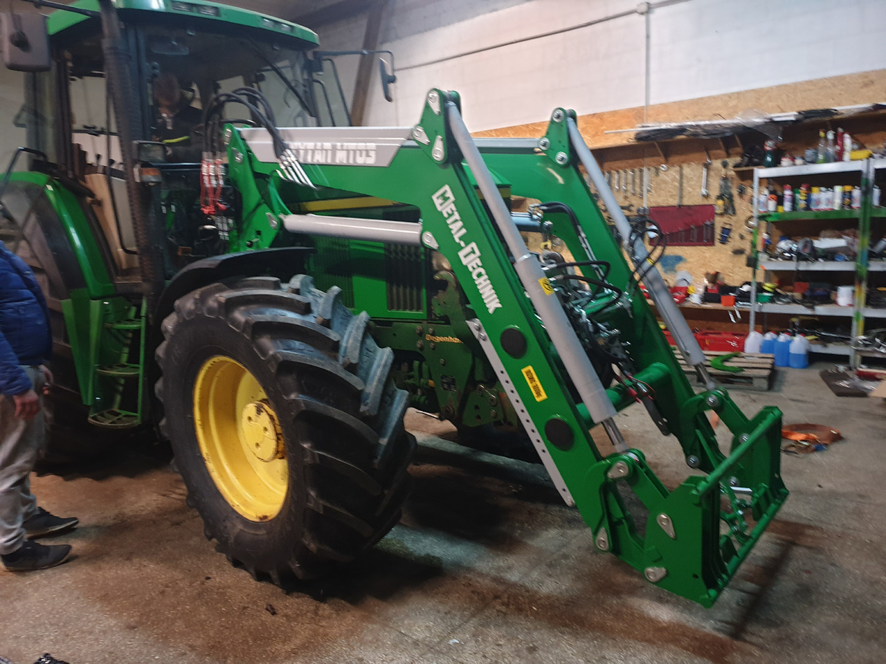 METAL-TECHNIK Ładowacz MT-03 John deere - لوادر وحفارات أمامية - جرار: صور 1 METAL-TECHNIK Ładowacz MT-03 John deere - لوادر وحفارات أمامية - جرار: صور 1