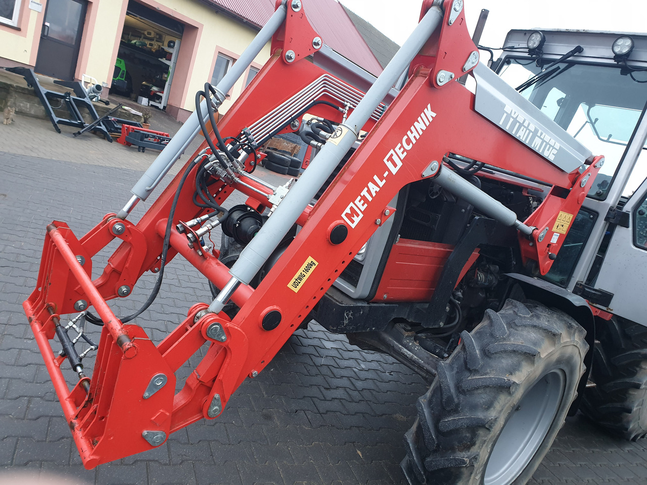 Metal-Technik Ładowacz czołowy do ZETOR 90, 100, 110. - الآلات والماكينات الزراعية: صور 1 Metal-Technik Ładowacz czołowy do ZETOR 90, 100, 110. - الآلات والماكينات الزراعية: صور 1