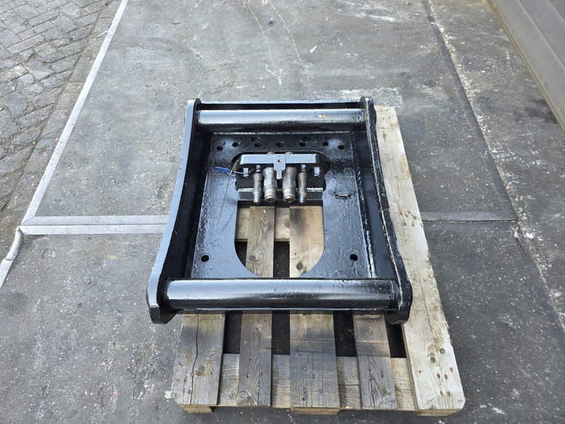 Fuchs fqc sennebogen adaptor plate FQC liebherr sennebogen fqc plate shear - وصلة الربط للمعدات المعلقة - آلات البناء: صور 1 Fuchs fqc sennebogen adaptor plate FQC liebherr sennebogen fqc plate shear - وصلة الربط للمعدات المعلقة - آلات البناء: صور 1
