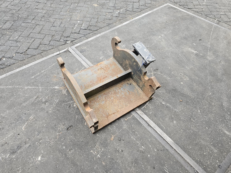 Kopplaat adaptor plate verachtert eurosteel cw30 cw40 adaptor plate - وصلة الربط للمعدات المعلقة - آلات البناء: صور 3 Kopplaat adaptor plate verachtert eurosteel cw30 cw40 adaptor plate - وصلة الربط للمعدات المعلقة - آلات البناء: صور 3