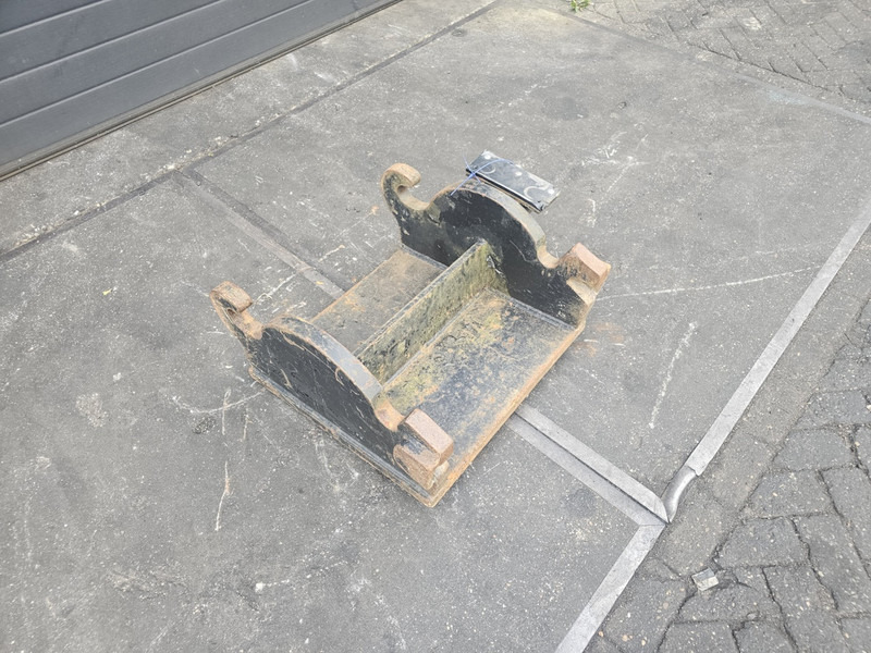 Kopplaat adaptorplate eurosteel cw 30 cw 40 anbau platte cw 30 cw 40 - وصلة الربط للمعدات المعلقة - آلات البناء: صور 2 Kopplaat adaptorplate eurosteel cw 30 cw 40 anbau platte cw 30 cw 40 - وصلة الربط للمعدات المعلقة - آلات البناء: صور 2