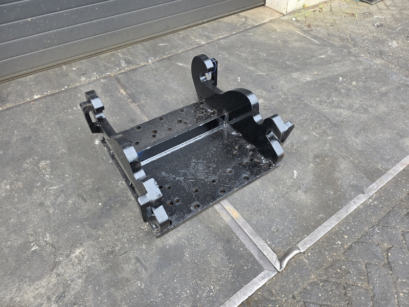 Kopplaat cw45 breedt adapter plate hammer plate verachtert cw45 - وصلة الربط للمعدات المعلقة - آلات البناء: صور 2 Kopplaat cw45 breedt adapter plate hammer plate verachtert cw45 - وصلة الربط للمعدات المعلقة - آلات البناء: صور 2