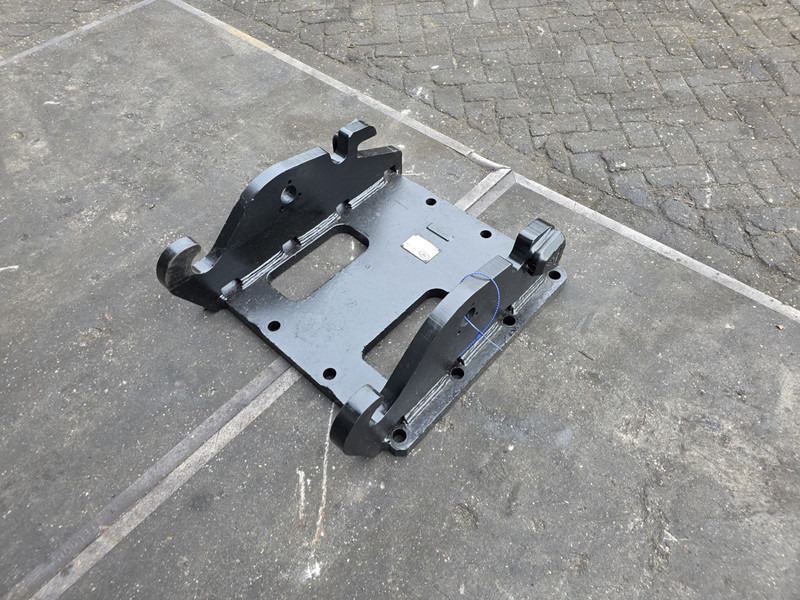 Kopplaat npk cw40 cw30 adapter plate verachtert cw40 - وصلة الربط للمعدات المعلقة - آلات البناء: صور 3 Kopplaat npk cw40 cw30 adapter plate verachtert cw40 - وصلة الربط للمعدات المعلقة - آلات البناء: صور 3