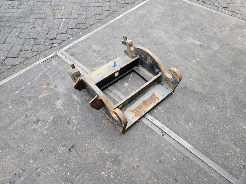 Kopplaat verachtert eurosteel cw 30 cw40 kopplaat adaptorplate - وصلة الربط للمعدات المعلقة - آلات البناء: صور 3 Kopplaat verachtert eurosteel cw 30 cw40 kopplaat adaptorplate - وصلة الربط للمعدات المعلقة - آلات البناء: صور 3