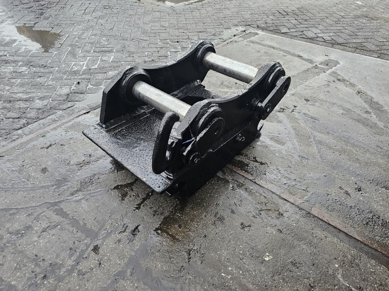 Oilquick 80 coupler connector oq80 oilquick steelwrist - وصلة الربط للمعدات المعلقة - آلات البناء: صور 4 Oilquick 80 coupler connector oq80 oilquick steelwrist - وصلة الربط للمعدات المعلقة - آلات البناء: صور 4