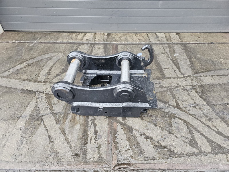 Oilquick 80 coupler connector oq80 oilquick steelwrist - وصلة الربط للمعدات المعلقة - آلات البناء: صور 1 Oilquick 80 coupler connector oq80 oilquick steelwrist - وصلة الربط للمعدات المعلقة - آلات البناء: صور 1