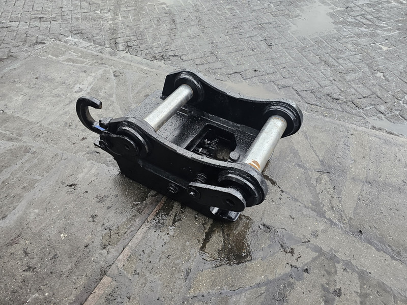 Oilquick 80 coupler connector oq80 oilquick steelwrist - وصلة الربط للمعدات المعلقة - آلات البناء: صور 3 Oilquick 80 coupler connector oq80 oilquick steelwrist - وصلة الربط للمعدات المعلقة - آلات البناء: صور 3