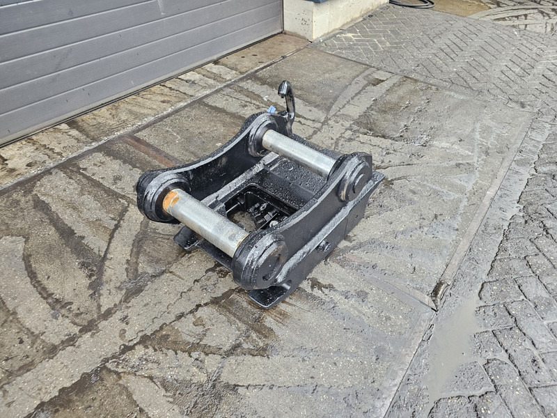 Oilquick 80 coupler connector oq80 oilquick steelwrist - وصلة الربط للمعدات المعلقة - آلات البناء: صور 2 Oilquick 80 coupler connector oq80 oilquick steelwrist - وصلة الربط للمعدات المعلقة - آلات البناء: صور 2