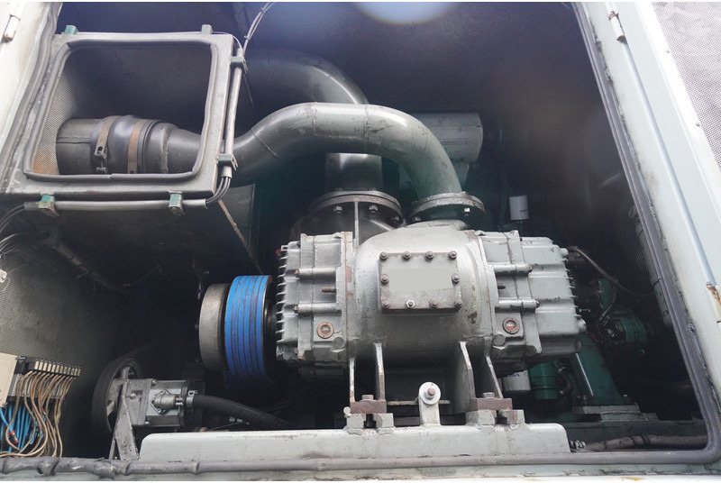 Burg 3 AXLE VACUUM TANK TRAILER SUCK AND PRESS - نصف مقطورة صهريج: صور 4 Burg 3 AXLE VACUUM TANK TRAILER SUCK AND PRESS - نصف مقطورة صهريج: صور 4