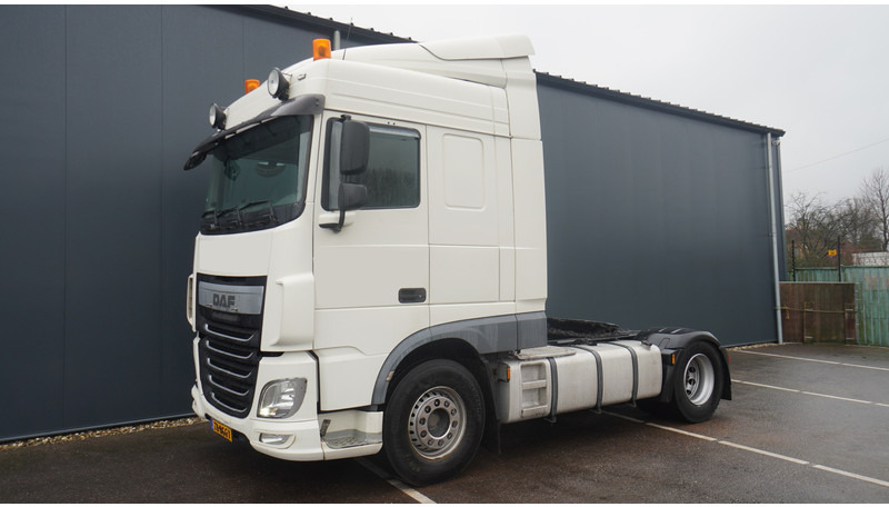 DAF XF 440 EURO 6 SPACECAB - شاحنة جرار: صور 3 DAF XF 440 EURO 6 SPACECAB - شاحنة جرار: صور 3