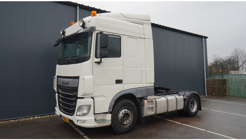 DAF XF 440 SPACECAB EURO 6 - شاحنة جرار: صور 3 DAF XF 440 SPACECAB EURO 6 - شاحنة جرار: صور 3