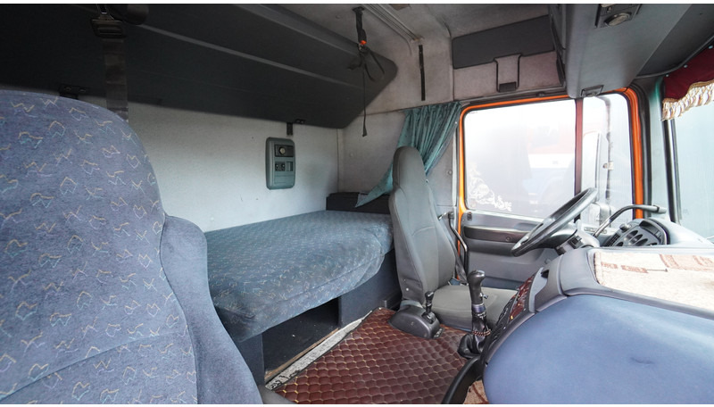 DAF XF 95.380 SC MANUAL GEARBOX - شاحنة جرار: صور 5 DAF XF 95.380 SC MANUAL GEARBOX - شاحنة جرار: صور 5