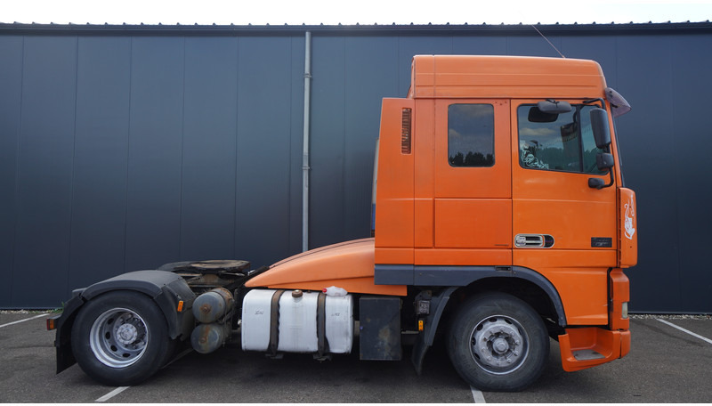 DAF XF 95.380 SC MANUAL GEARBOX - شاحنة جرار: صور 2 DAF XF 95.380 SC MANUAL GEARBOX - شاحنة جرار: صور 2