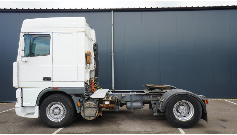 DAF XF 95.380 SC MANUAL GEARBOX - شاحنة جرار: صور 1 DAF XF 95.380 SC MANUAL GEARBOX - شاحنة جرار: صور 1