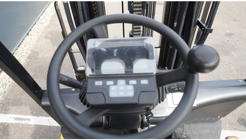 Eurotrac FE18-S 1.8 TON TRIPLEX 3-STAGE NEW FORKLIFT - آلات البناء: صور 5 Eurotrac FE18-S 1.8 TON TRIPLEX 3-STAGE NEW FORKLIFT - آلات البناء: صور 5
