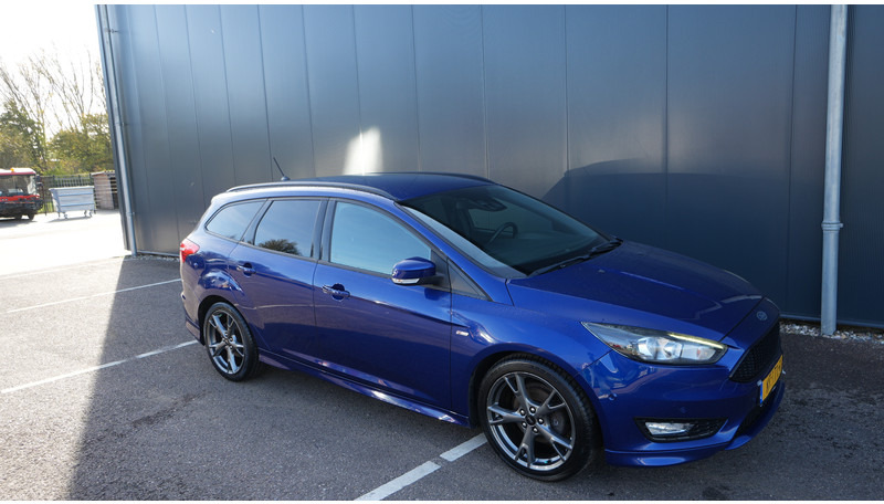 Ford Focus WAGON 1.5TDCI ST-Line - صغيرة, ميكروباص: صور 4 Ford Focus WAGON 1.5TDCI ST-Line - صغيرة, ميكروباص: صور 4
